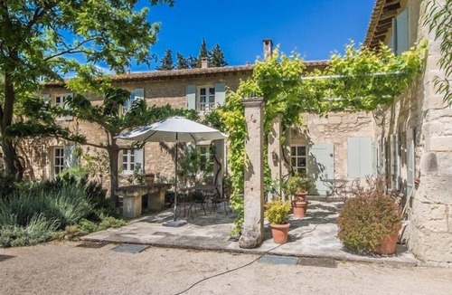Saint-Etienne-du-Gres House | Near Saint-Rémy-de-Provence, air-conditioned farmhouse 10P., heated pool.