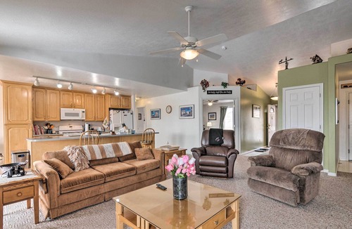 Sevier County House | Near Sevier Valley Center: Aurora Home w/Views!