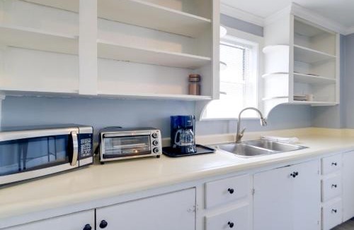 Hamilton Apartment | Near Shops, Eats & Trails: Loudon County Apt!