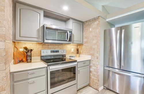 Peoria House | Near Spring Training! Peoria Gem w/Pool & Hot Tub