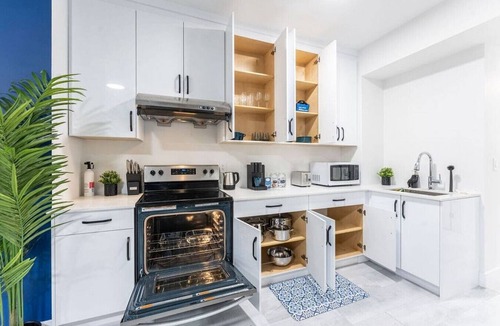Newton Apartment | Near White Rock | Kitchen | The Kyanite