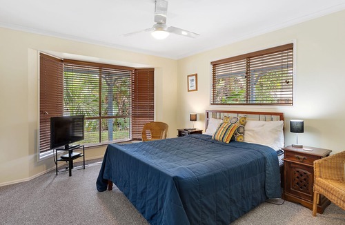 Tin Can Bay House | Neat & Tidy Family Home