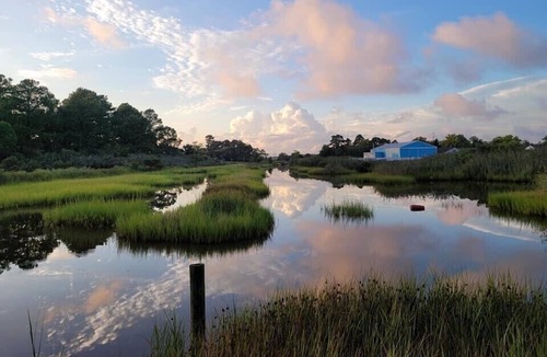 Crocheron House | Need a vacation? Walk to the waterfront 🌊 at the Bungalow ⭐️ ⭐️ ⭐️ ⭐️ ⭐️