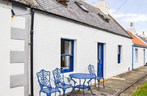 Cullen House | Needle Cottage