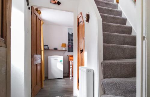 Cullen House | Needle Cottage