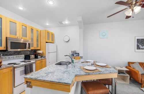 Belltown Apartment | Needle's Edge 99 Walkscore