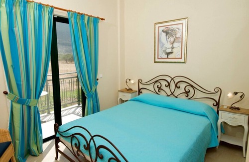 Sami Villa | Nefeli (2 Bedrooms, Sleeps 4 upstairs)