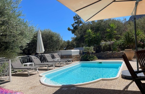 Old Hersonissos House | Nefeli Blue Villa in altem Olivenhain, Meerblick by Interhome