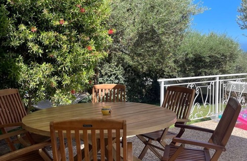 Old Hersonissos House | Nefeli Blue Villa in altem Olivenhain, Meerblick by Interhome