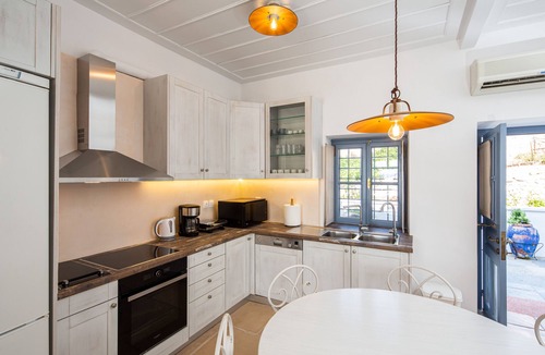 idhra Villa | Nefeli Villa
