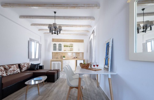 Karterados Apartment | Nektar Jacuzzi Apartment