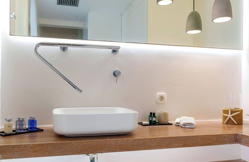 Megalochori Hotel | Nelya Suites