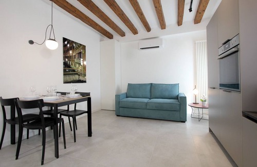 Santa Croce Apartment | Neon Art (Residence Modern Art)