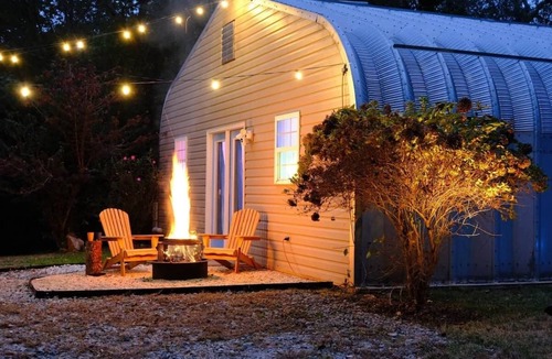 Chesnee House | Neon Nights Getaway
