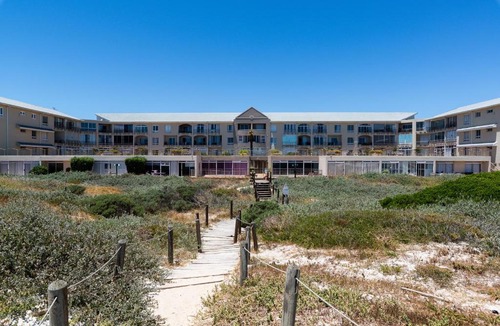 Lagoon Beach Apartment | Neptune Isle 9