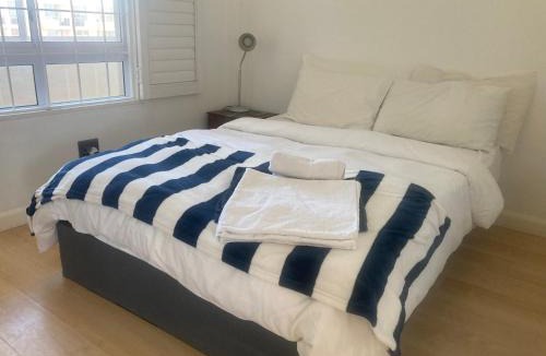Lagoon Beach Apartment | Neptune Isle Ocean View Apartment