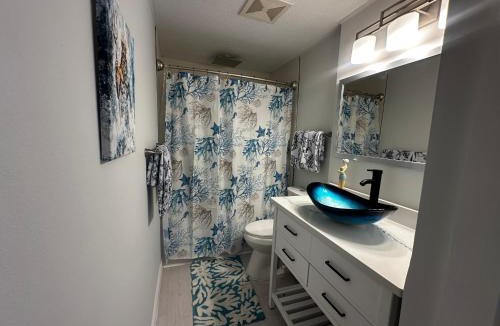 Weeki Wachee Gardens Hotel | Neptune's Grotto Old Florida Adventure Retreat