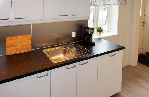 Hyllestad House | Nesjevik by Interhome