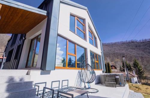 Baisoara Ski Chalet | Nessa Chalet