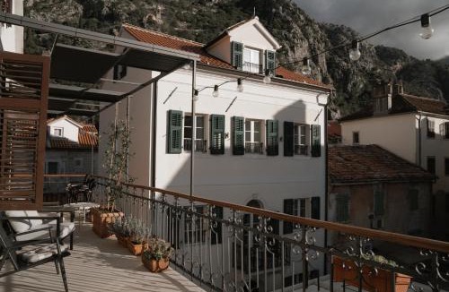 Kotor Old Town Apartment | Nest 382