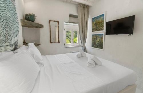 Apikia House | Nest Gateway - Panoramic Mountain Views
