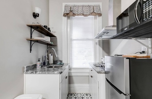 Fan District Apartment | Nest & Rest | Private Studio | Free Parking