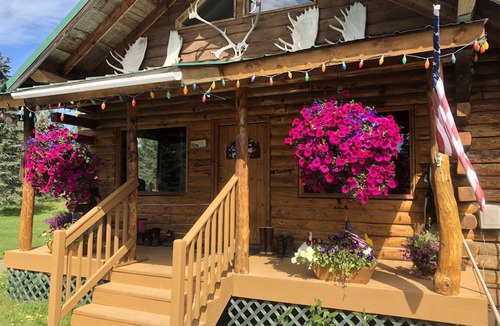 Ninilchik House | Nestled between Ninilchik and Deep Creek Rivers. 5 minutes from Cook Inlet