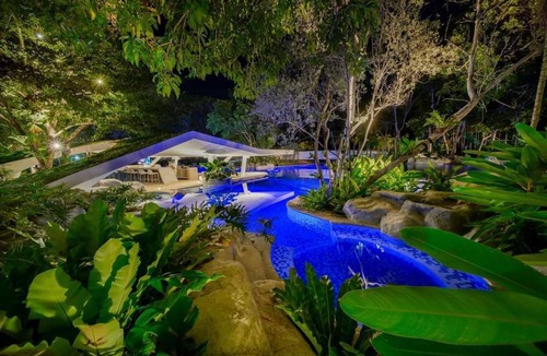 Maribago Apartment | Nestled inside a quiet seaside resort complex in Mactan Cebu.