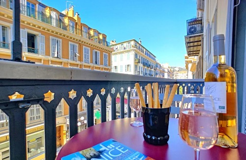 Carabacel Apartment | Nestor&Jeeves - VEGA GIOFFREDO - Hyper center - Close sea and Old Town
