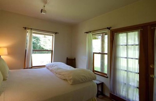 Lummi Island Resort | Nettles Farm House Suite