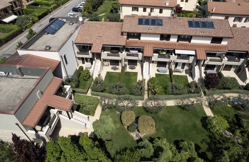 Cavaion Veronese Apartment | Neu Eingerichtetes Apartment mit Pool, Fitnessstudio und Sauna, Nähe Bardolino