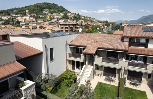 Cavaion Veronese Apartment | Neu Eingerichtetes Apartment mit Pool, Fitnessstudio und Sauna, Nähe Bardolino