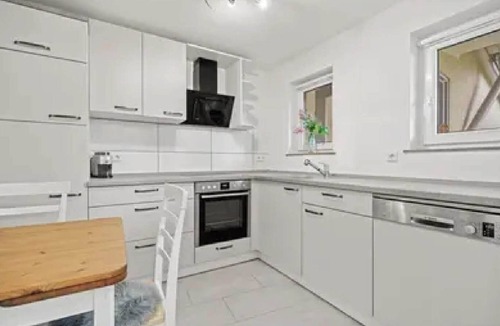 Friedrichshafen Apartment | Neue, Helle Wohnung mit Bodenseeblick