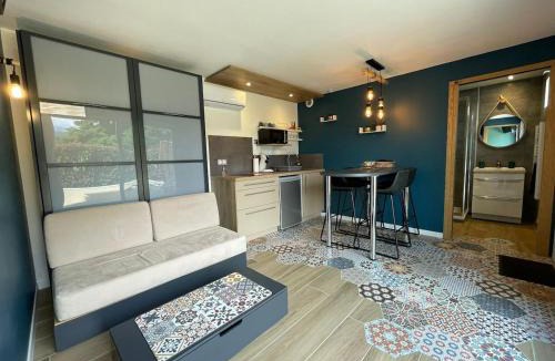 Cruet Apartment | Neuf, indépendant avec terrasse et vue montagnes !