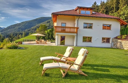 San Lorenzo di Sebato House | Neunerspitze Comfortable holiday residence