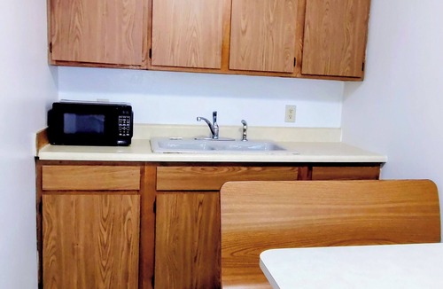 Marshfield Hotel | Neva Jean Motel