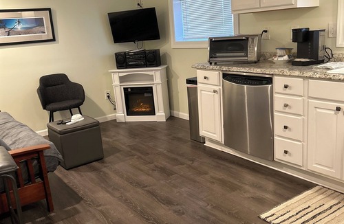 Prescott Apartment | New 1-bedroom in Historic District Prescott