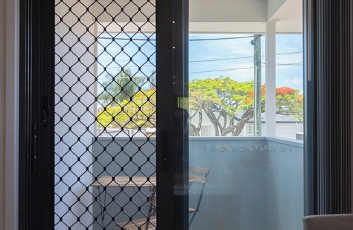 Wynnum Apartment | New 1 bedroom micro apartment for 2