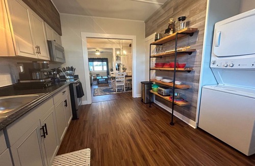 Wallingford Center Apartment | New 1BR Great Location Center of Town