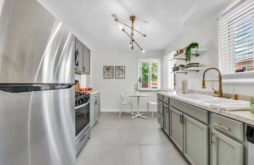Anchorville House | NEW 20% OFF - Grosse Pointe/Detroit Relaxing Home
