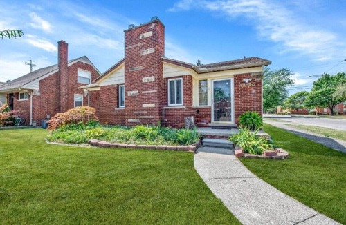 Anchorville House | NEW 20% OFF - Grosse Pointe/Detroit Relaxing Home
