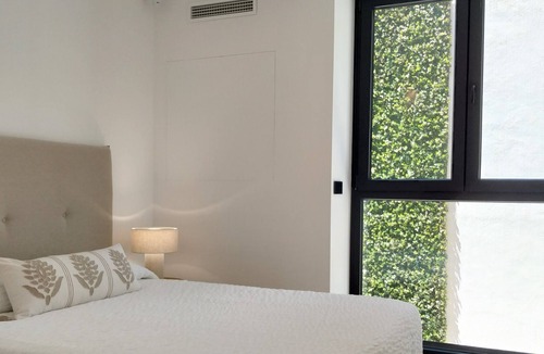 La Caleta Apartment | (NEW 2022) LA MALAGUETA BEACH FRONT LUXURY SUITE WITH PARKING AND SEA VIEWS