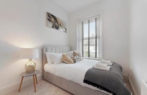 Heaton House | New! 2BR in Biddlestone road