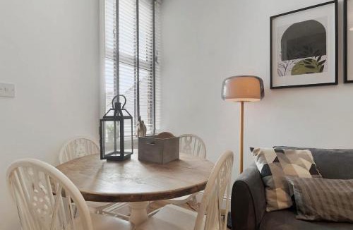 Heaton House | New! 2BR in Biddlestone road