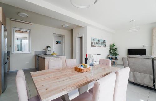 Kapparis Apartment | NEW 2Br Maisonette in Luxury Resort Pool Beach