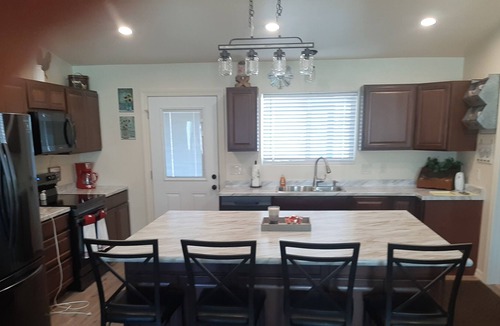 Tonto Basin House | New 3 bedroom house 10 minute from Roosevelt lake.