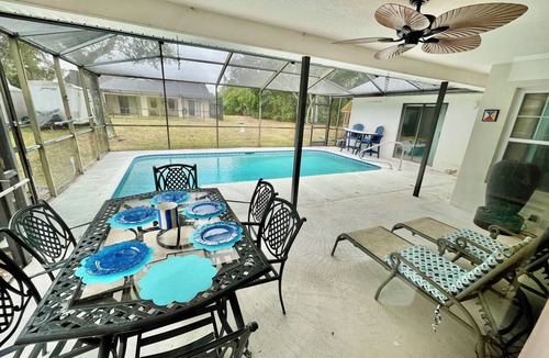 Spring Hill House | New 3-bedroom pool house in tranquil Spring Hill