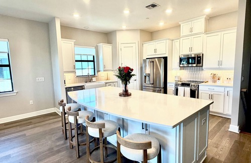 Naples House | New 3 Bedrooms Plus Den, and 3 Baths Townhome. Booking with 30 day min, at Naple