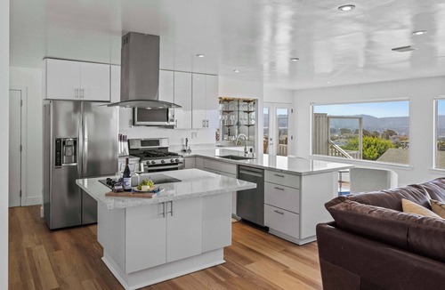Seaside House | New 3B 3BA Panoramic Ocean Views 30 Night Min
