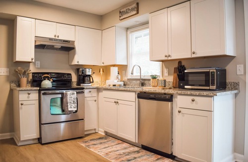 Columbus House | NEW!4-Bed Family Friendly Home in Columbus Fort Moore
